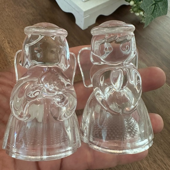 Vintage Lenox Angel Salt and Pepper Shakers - Picture 3 of 4